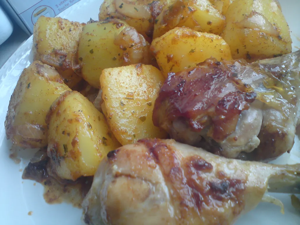 Restovani krompir sa pilecim batacima:)