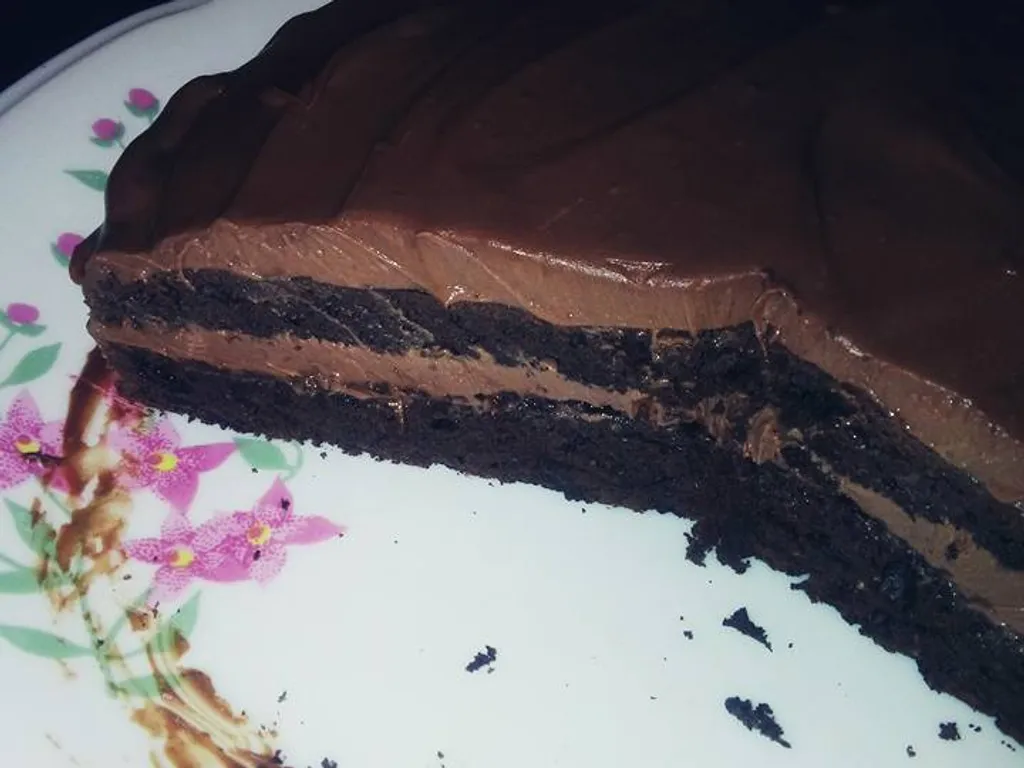 Cake by chocolate