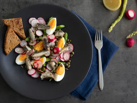 Proljetna salata sa sardinama