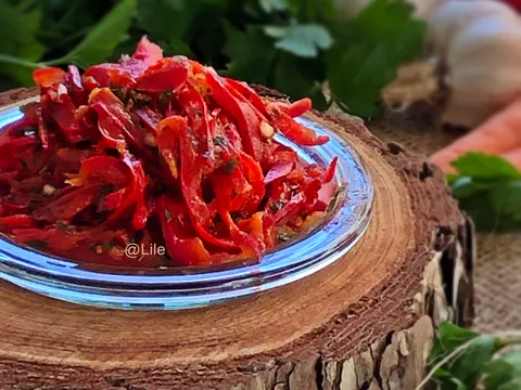 Salata od paprika i mrkve (zimnica)