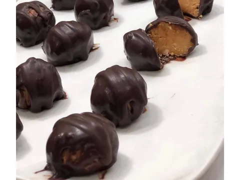 Peanut choco balls