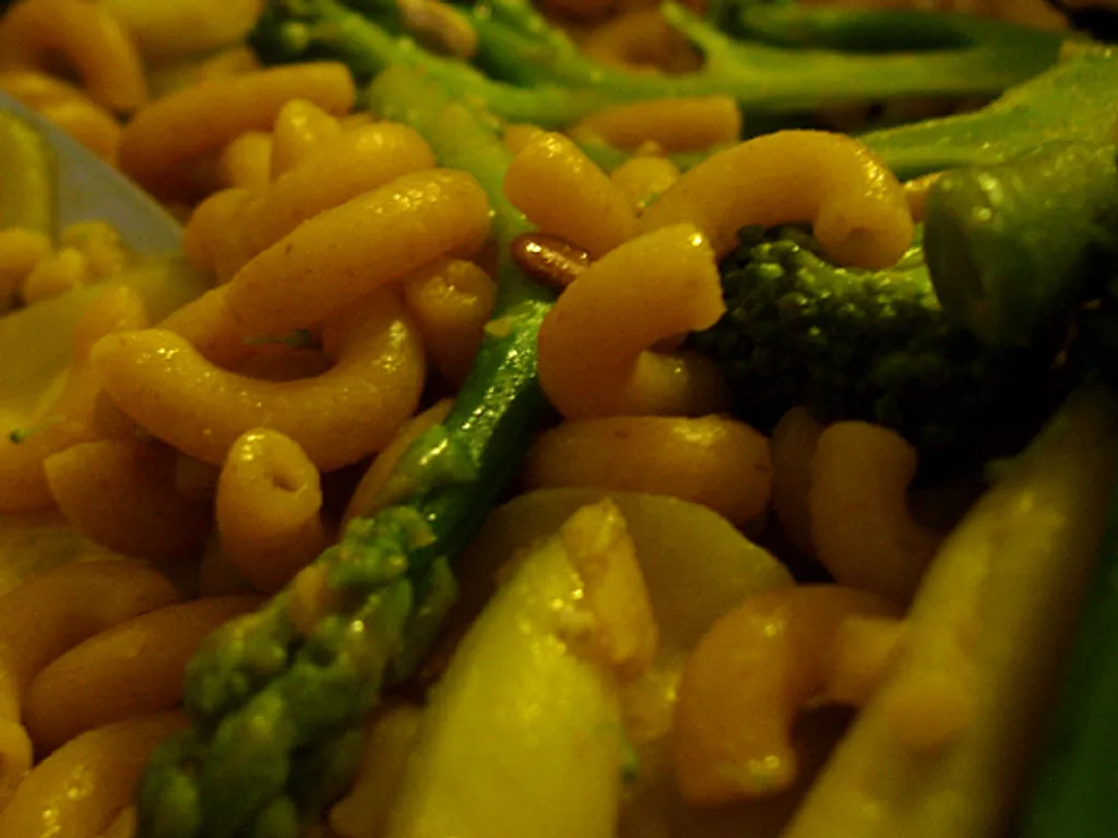 Žuto i zeleno povrće u ljetnom izdanju