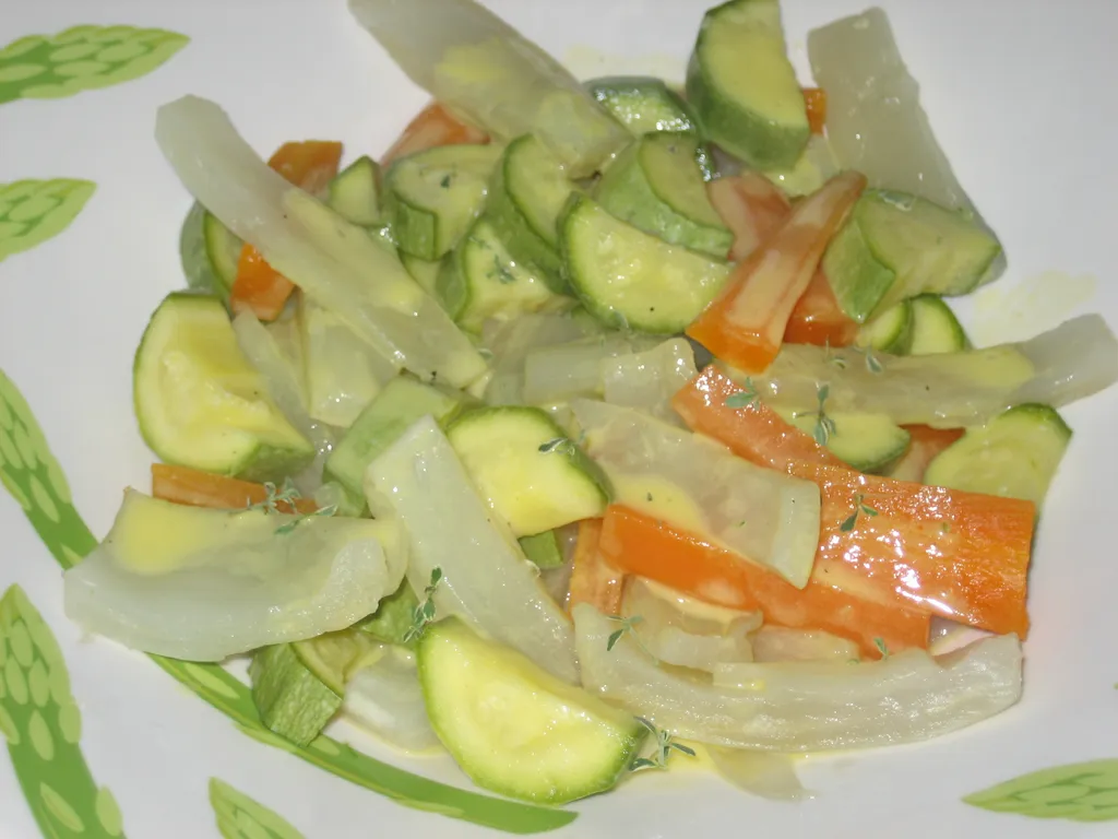 Salata od povrća kuhanog na pari