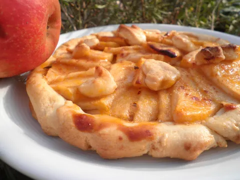 Light apple pie