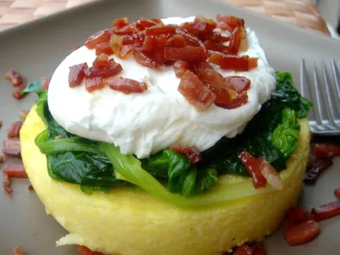 Egg Benedict (american cuisine by Tracy)