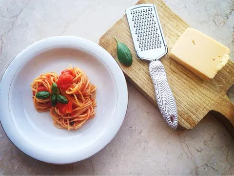 Špageti u umaku od rajčice