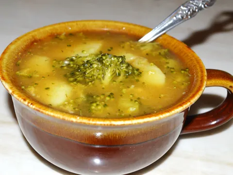 Krem supa sa krompirom i brokulom