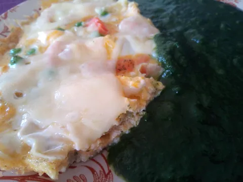 Šareni omelet sa špinatom