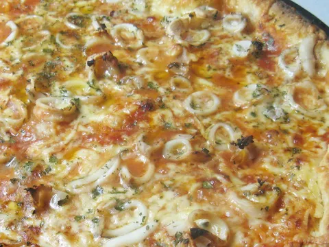 Pizza s lignjama