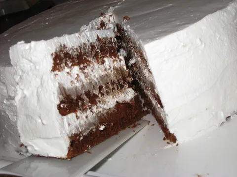 Čokoladna torta sa bademima