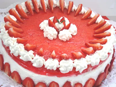 Jagodičasta torta :)