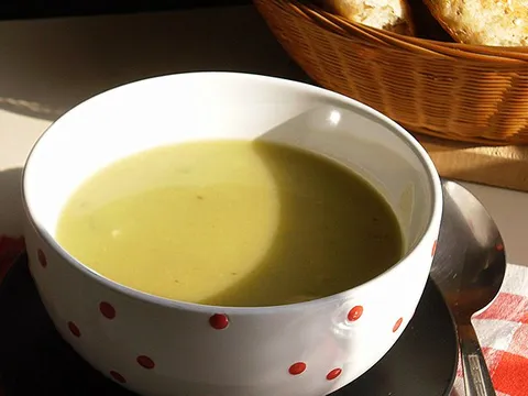 Pileća krem supa sa brokolijem
