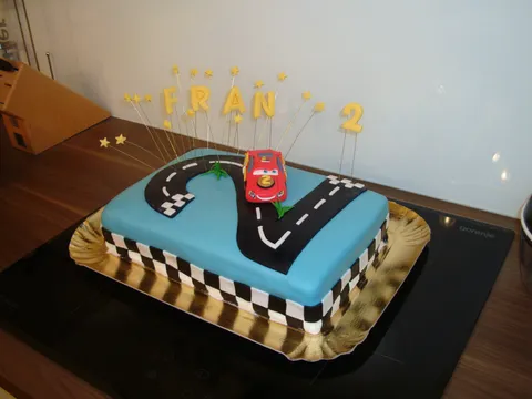 Munjeviti Jurić torta (Lightning McQueen cake)