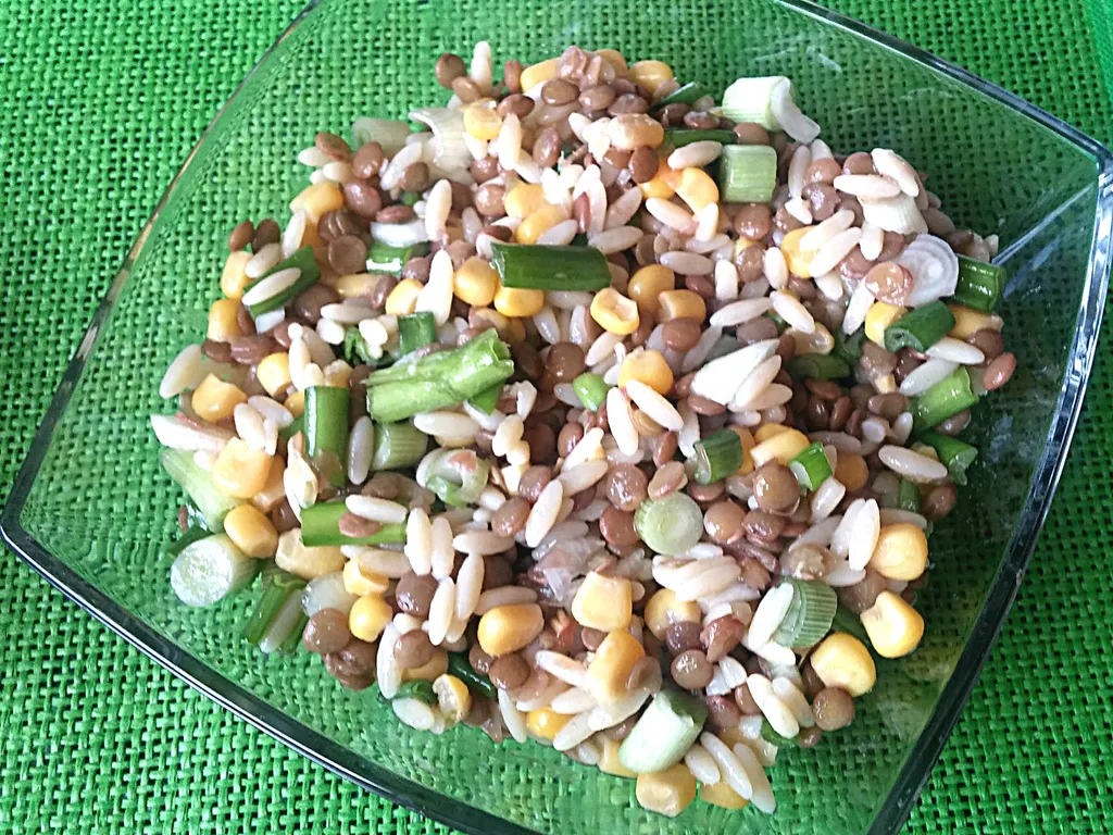 Salata od orzo paste i kukuruza ( uz dodatak leće-2 recepta)