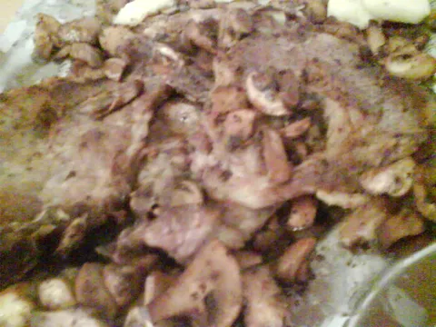 svinjske bržole s gljivama na maslacu