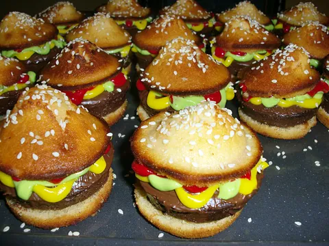 Cheeseburger muffins by Lana