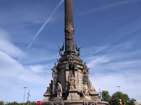 Spomenik Kolumbu...oko njega vazda gužva kao i svugdje u Barceloni