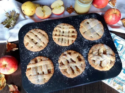 Prhke mini pite sa jabukama i kruškama