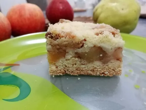 Mrvičasta pita od jabuka