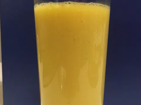 Juice od dvije naranče i limuna