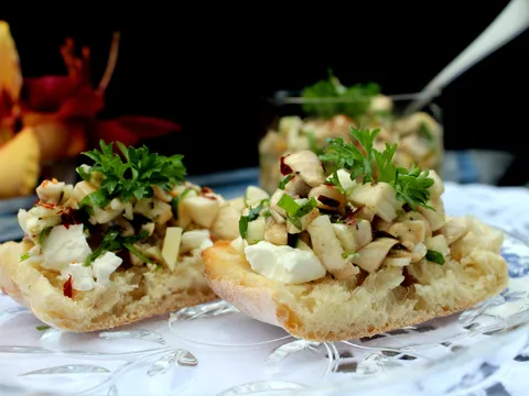 Salata od mariniranih šampinjona