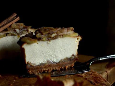 Toffee apple cheesecake