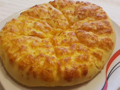 * Gruzijski kruh - hačapuri *
