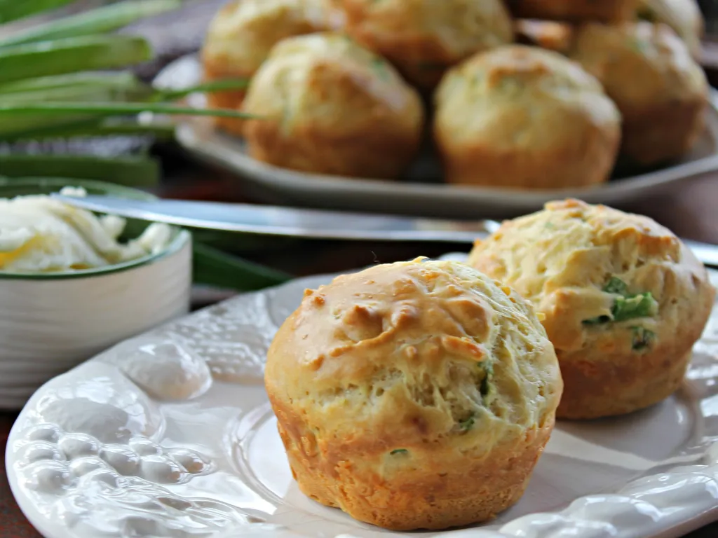 Swiss and green onions muffins...