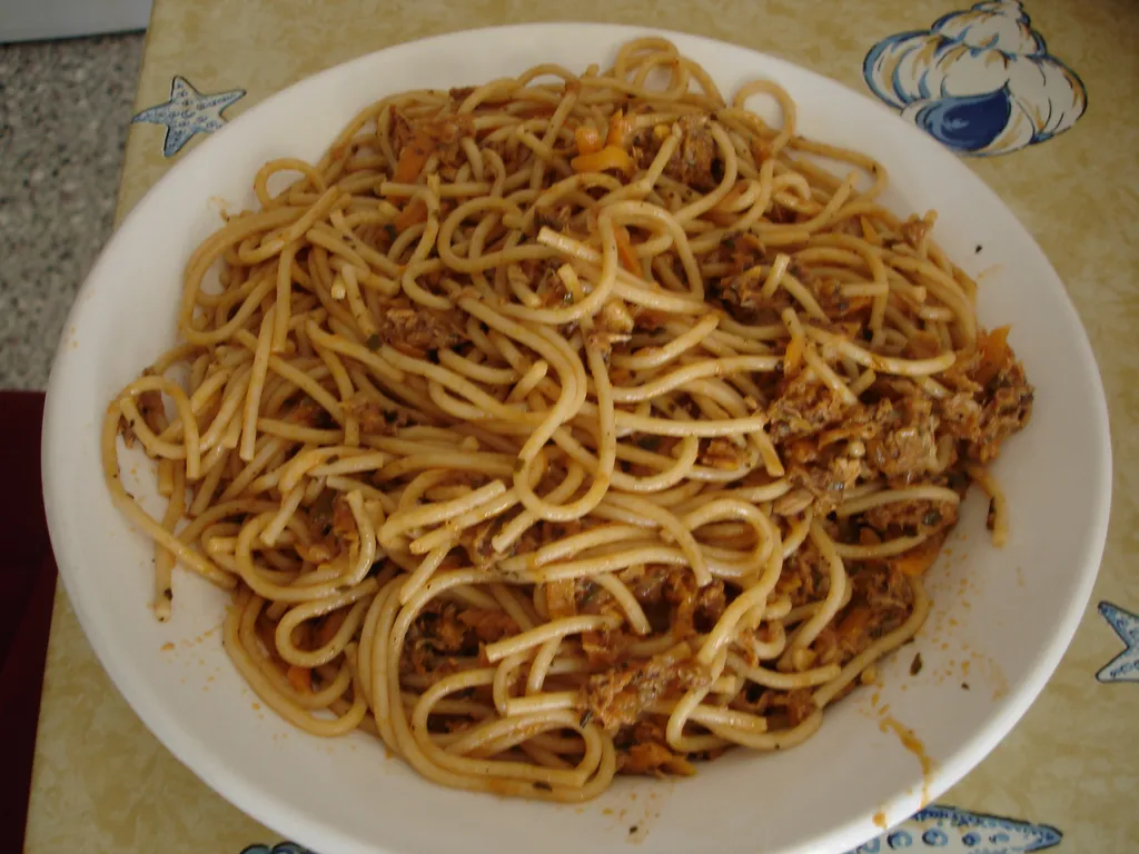 Špageti s tunjevinom i mrkvicom