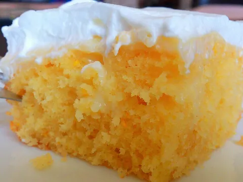 Rupičasti kolač od naranče