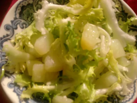 Zimska, mlačna salata sa krumpirom
