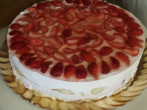 Mix Bijele torte i Torte jagode-piškote by Tamarichka
