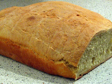 Kruh od bijelog i kukuruznog brašna