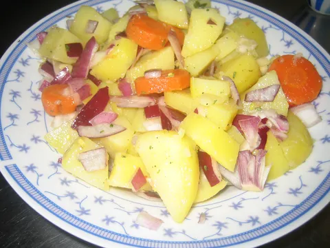 Krompir salata sa mrkvom:)