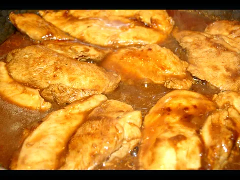 Socna piletina u tamnom soja sosu