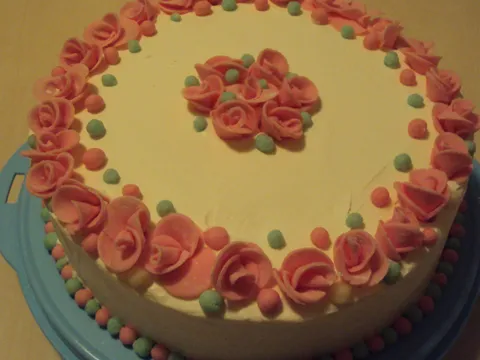 torta ukrašena po savjetima by mignnone -kako napraviti cvjetiće za tortu