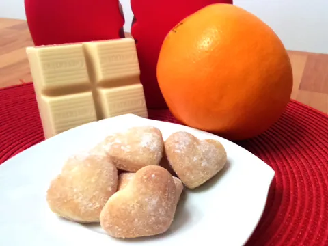 Kekići sa bijelom čokoladom i narandžom