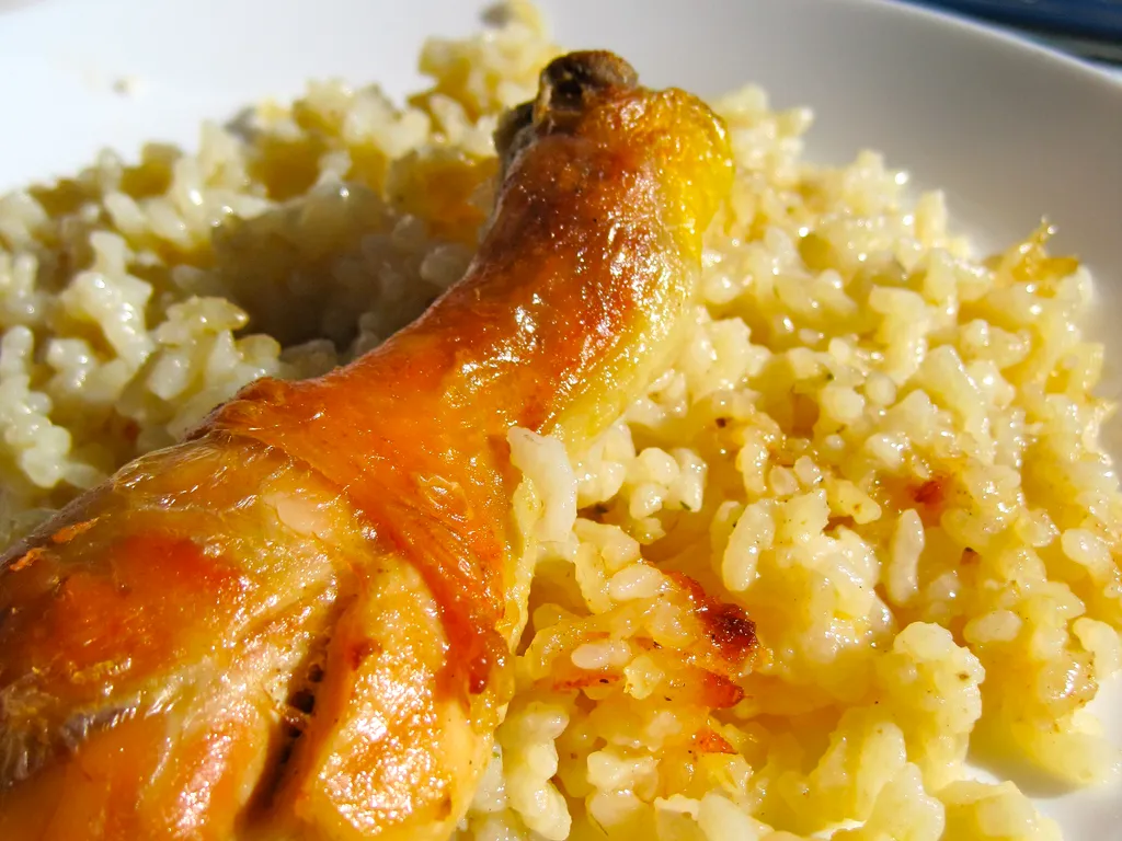 Riza i piletina u jedno (pirijan)