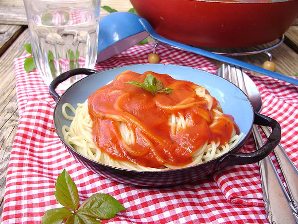 Špageti u brzom umaku od rajčica