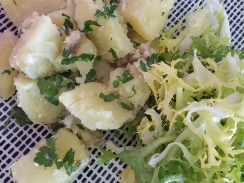 Jadranska sardina u marinadi od limuna (Mardešić) na salatu s krumpirom 