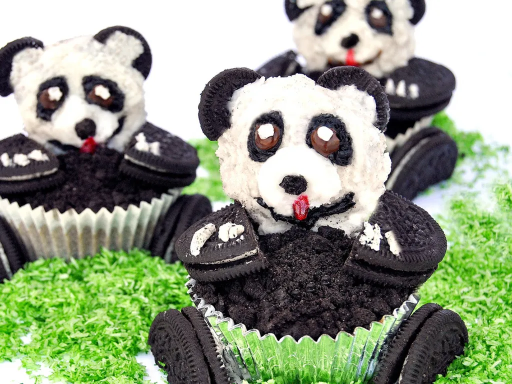 Oreo Panda muffins