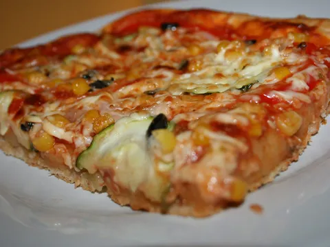 Pizza Share Alike sa povrćem