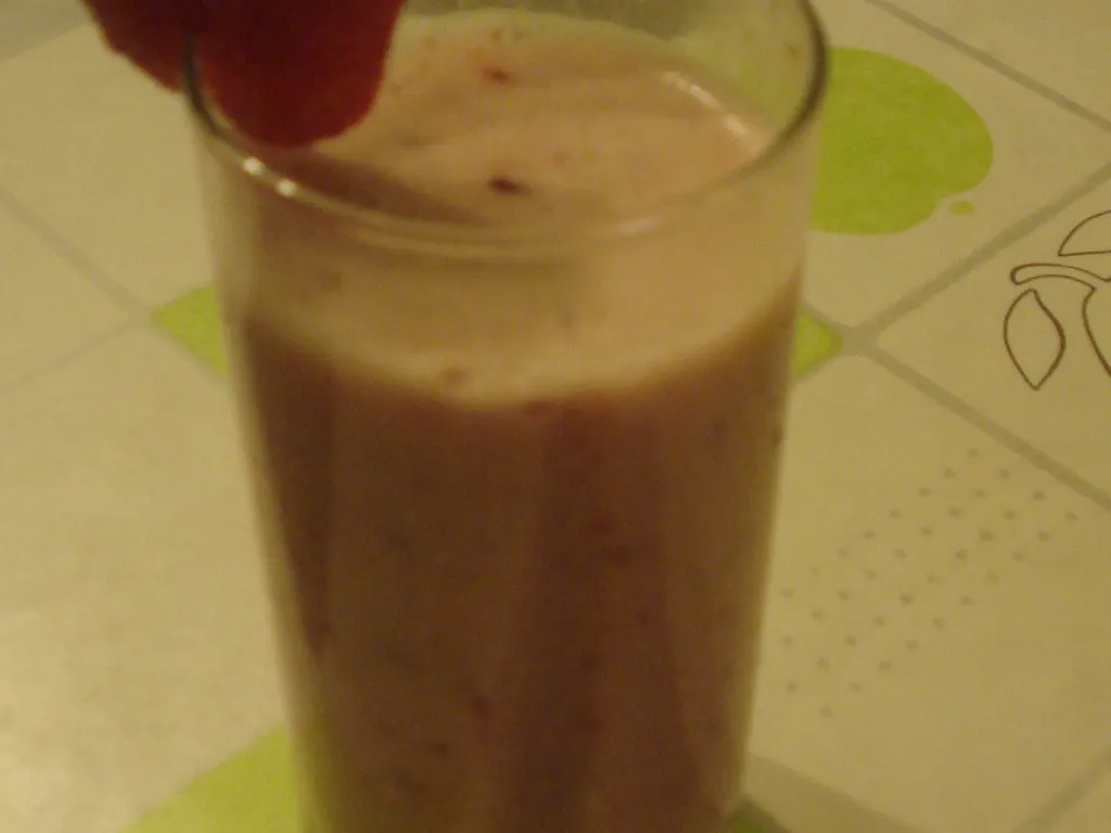 Vegan strawberry and cherry smoothie