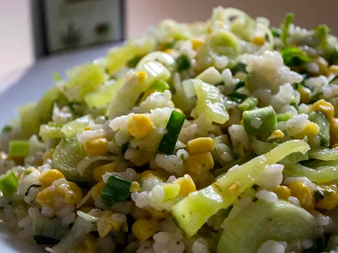 Salata od riže s uljem konoplje