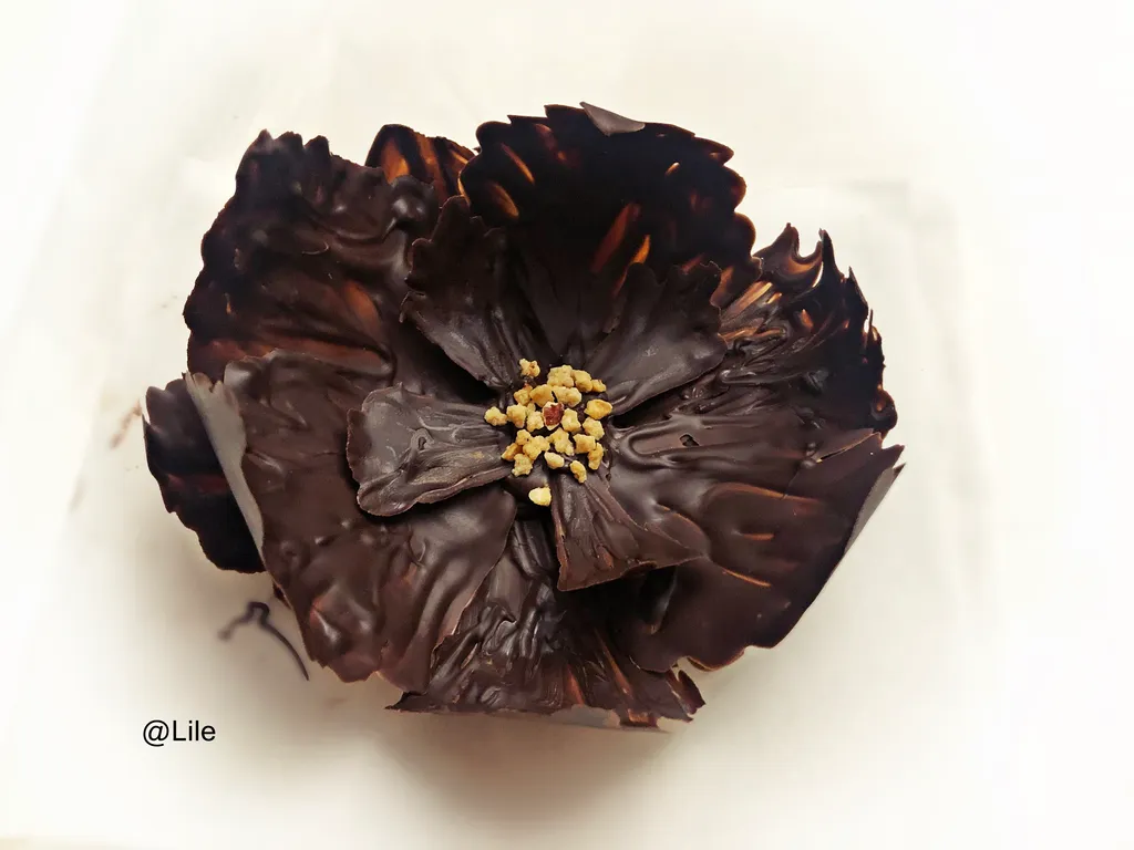 Čokoladni cvijet (dekoracija)