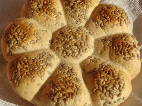 Kruh iz kalupa za kolače