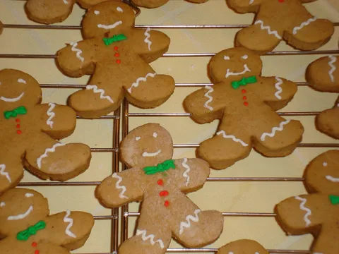 Gingerbread men by Netherland