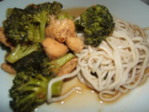Broccoli sa kineskom tjesteninom