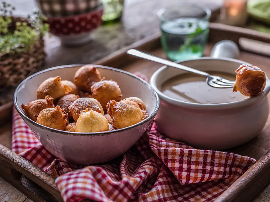 Fritule i fondue od Lino lade milk