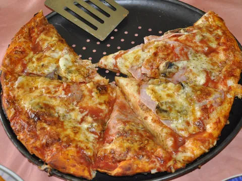 Ham, Tomato & Cheese Pizza